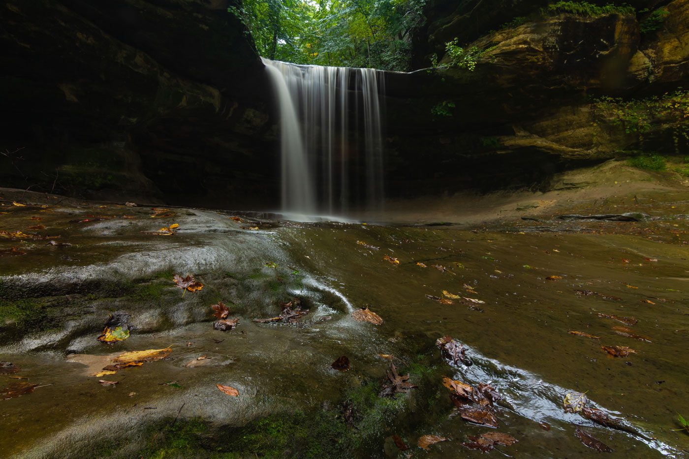 Starved-Rock-LaSalle-Canyon-Waterfall